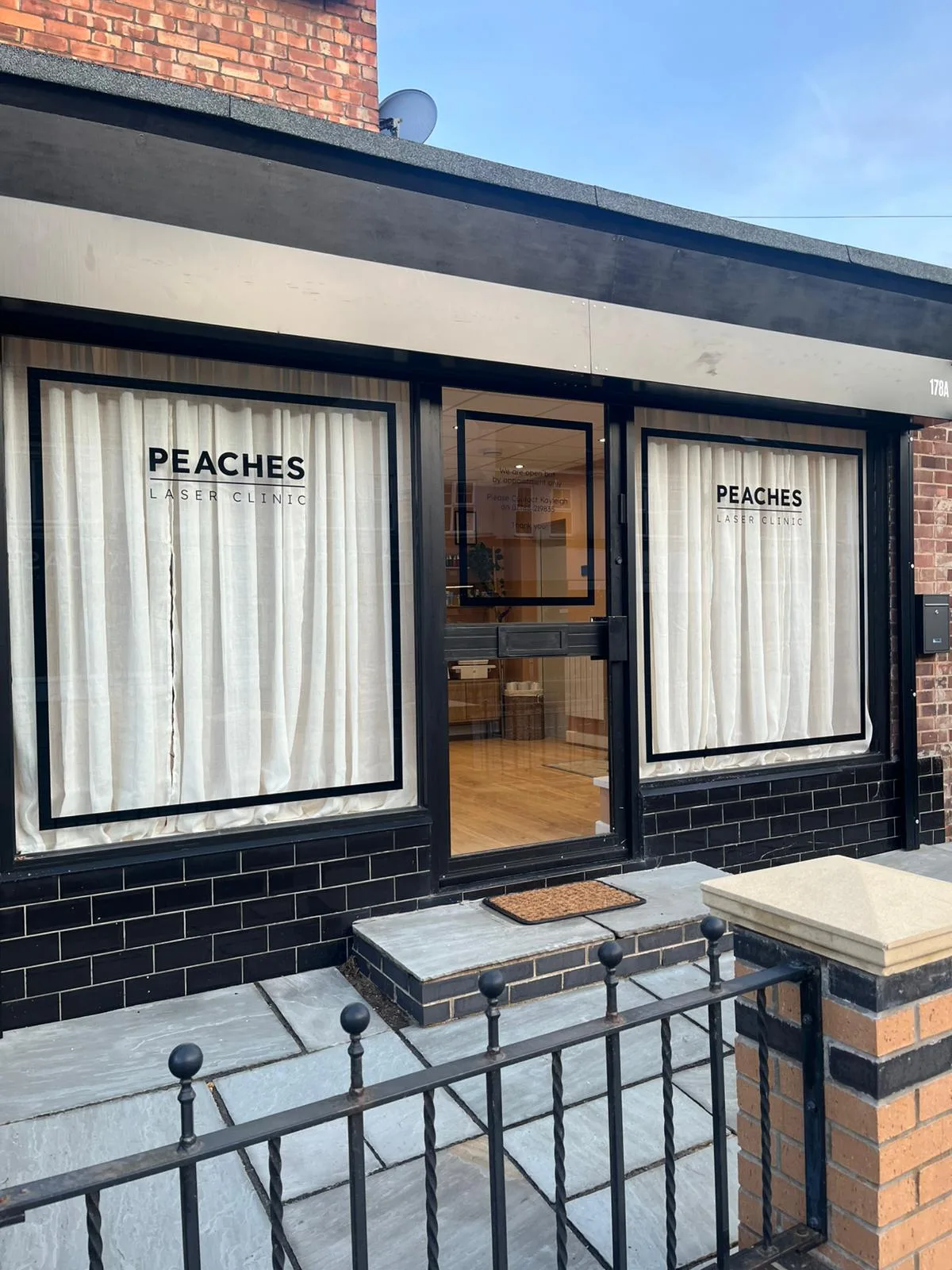 Peaches Laser Clinic exterior on Chanterlands Avenue, Hull